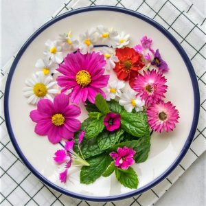 55 Flowers You Can Eat
