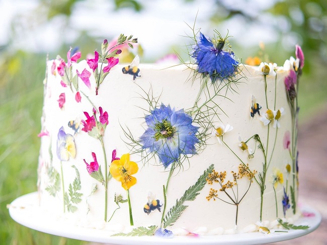 Tips for Using Edible Flowers on Cake - A Beautiful Mess