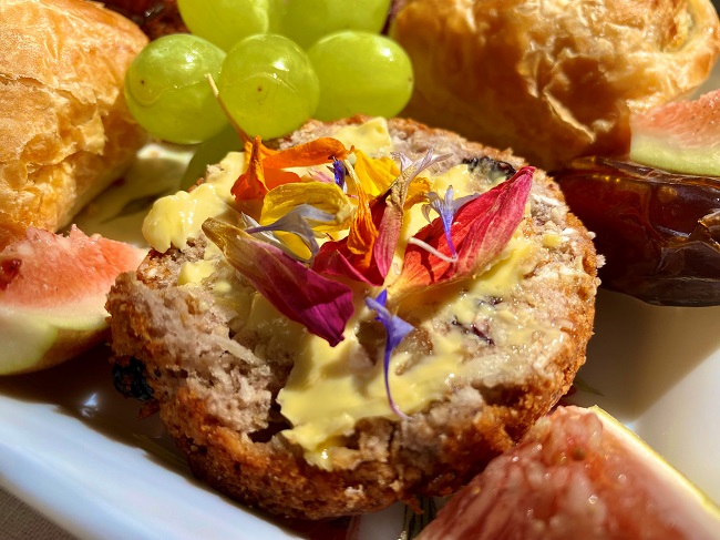 dried edible flowers for cakes