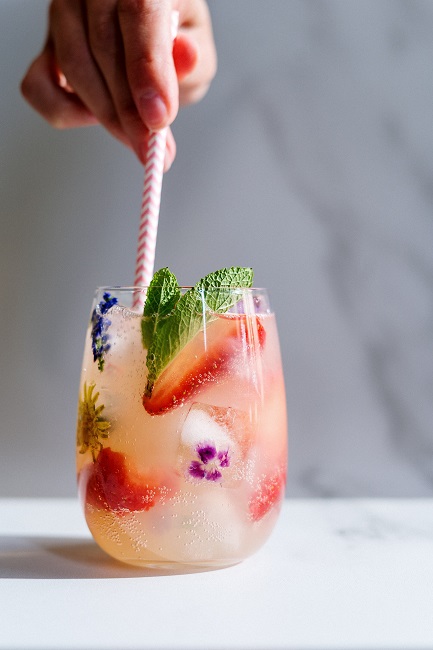 edible flowers for drinks