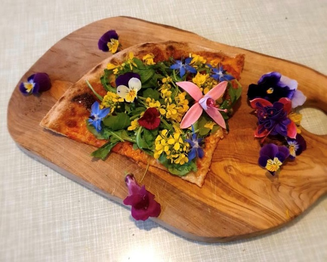 edible flower pizza