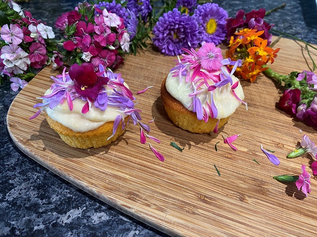 Edible Flowers for Cakes - Flowers You Can Eat